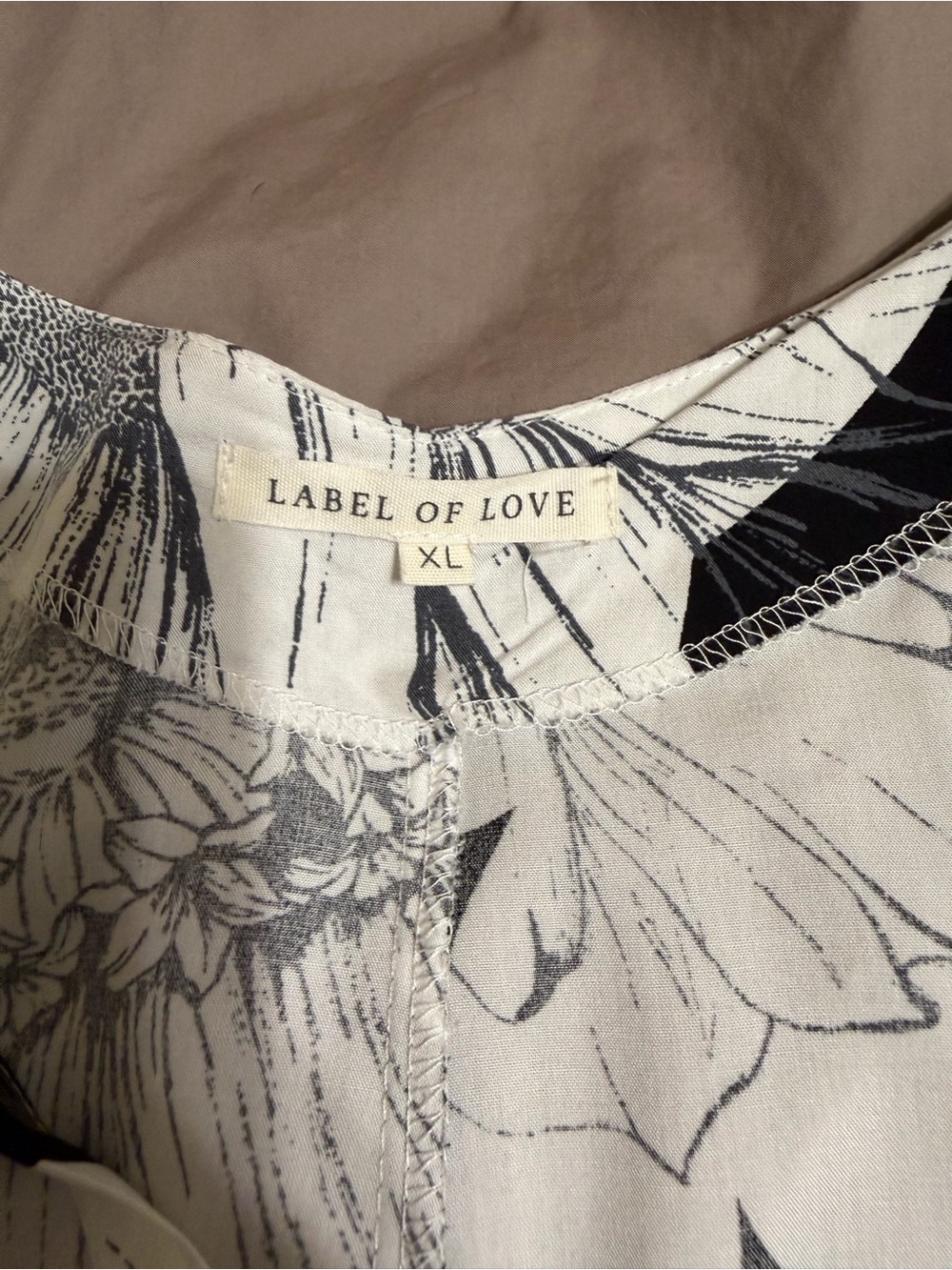 Label of Love Floral Black and White Maxi Dress Womens Size XL Boho Tropical - Picture 3 of 8